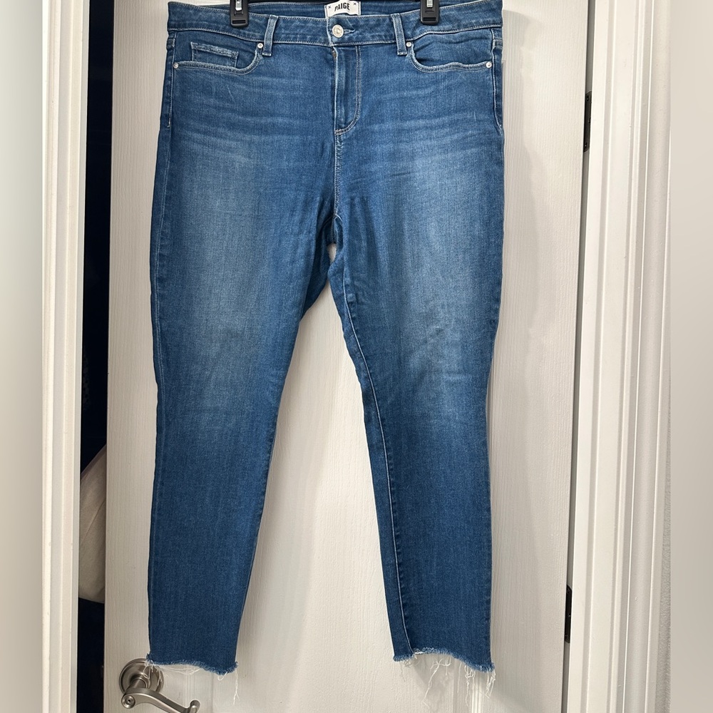 Womens Paige jeans cropped in size 34